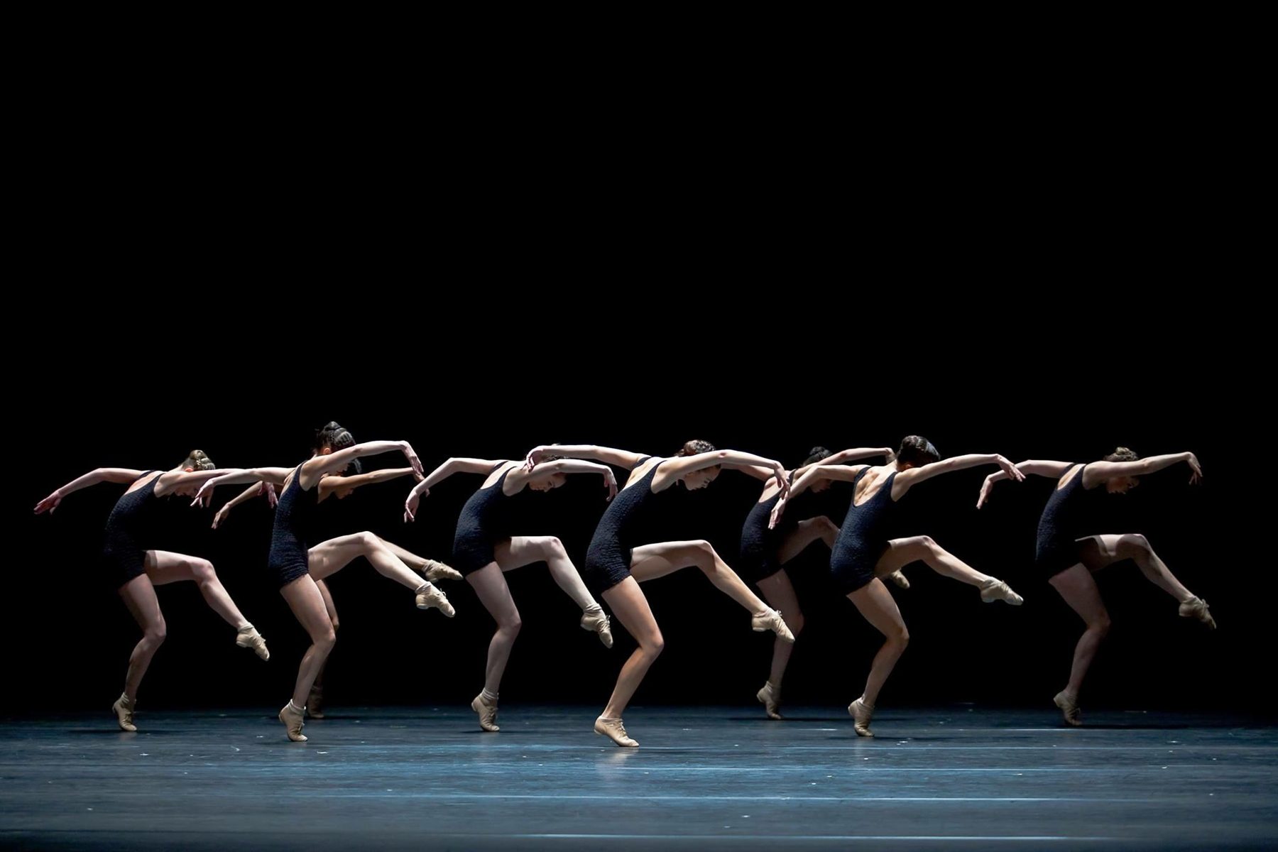 Ballett Zürich ensemble on stage
